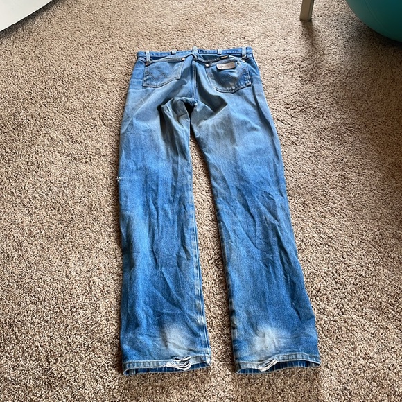 Custom distressed Wrangler jeans - Picture 12 of 12